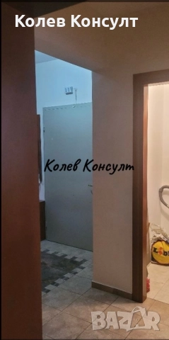 Продавам тристаен апартамент в Център, снимка 6 - Апартаменти - 52132796