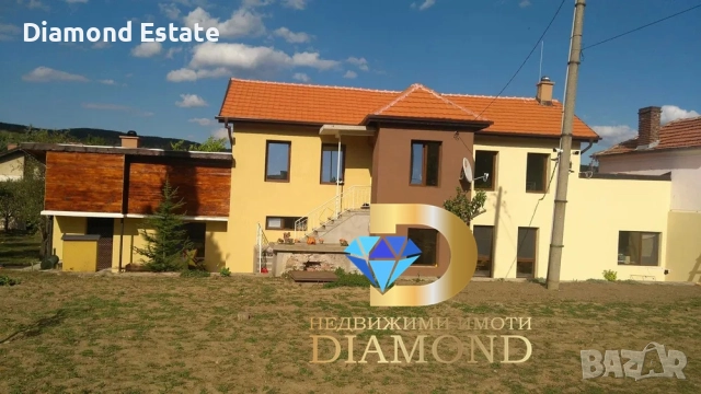 Двуетажна къща в село Кирилово, обл. Стара Загора, снимка 3 - Къщи - 52466980
