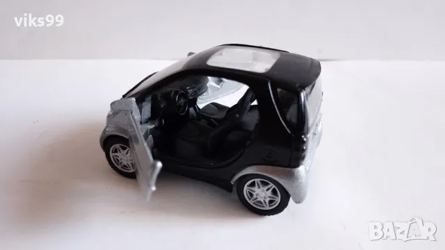 Maisto Smart Fortwo Coupe - Мащаб 1:33, снимка 3 - Колекции - 49010689