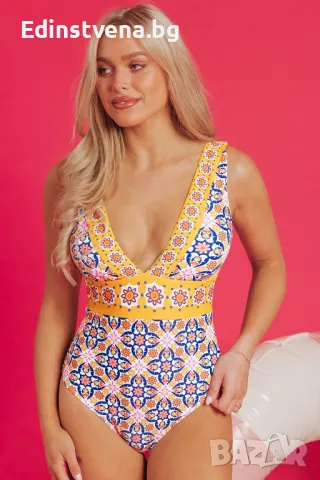 Дамски цял бански с флорален принт и V-образно деколте, снимка 1