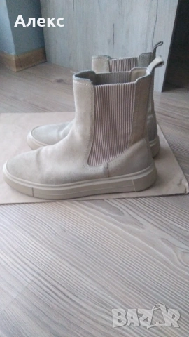 Zara боти , снимка 2 - Дамски боти - 53518091