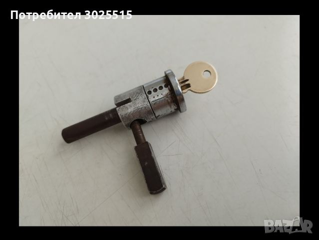 Ключалка, патрон с ключ за врата на камион Шкода Мадара , снимка 1 - Части - 46126576
