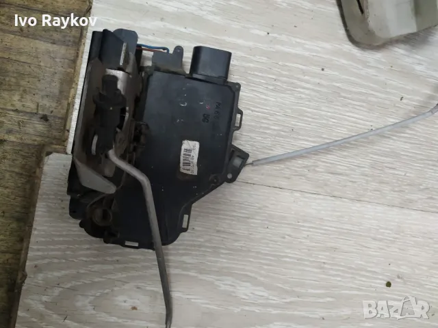 Предна Лява Брава , Ключалка Ауди A4 B6 - A6 C5 , 4B1837015G