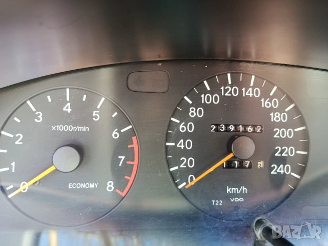 Продава Тойота Карина , снимка 5 - Автомобили и джипове - 53658643