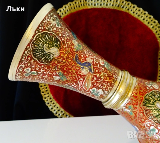 Приказна бронзова ваза,цветен клетъчен емайл,пауни,цветя. , снимка 3 - Вази - 51476683