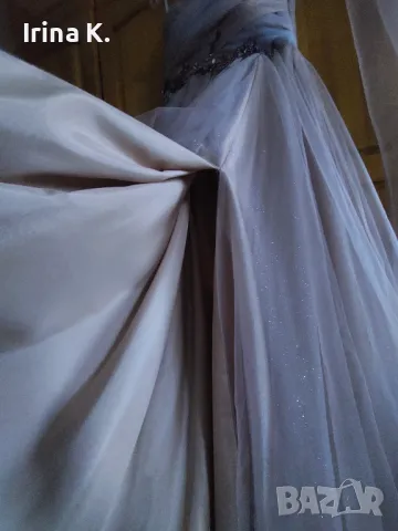 Елегантна абитуриентска рокля с бродерия и шалче. Носена веднъж, снимка 4 - Рокли - 49730274