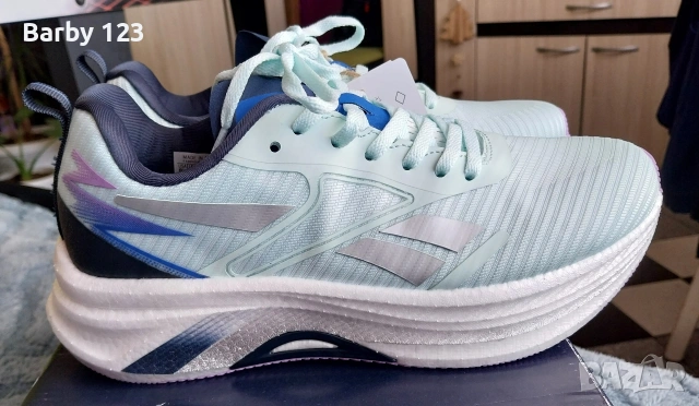 Дамски маратонки Reebok, снимка 2 - Маратонки - 54047785