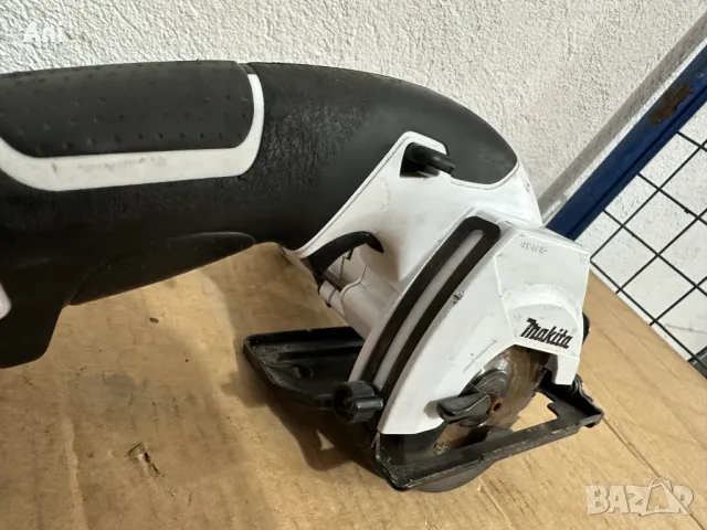 Ръчен циркуляр - Makita 10.8 V , снимка 4 - Други машини и части - 46138961