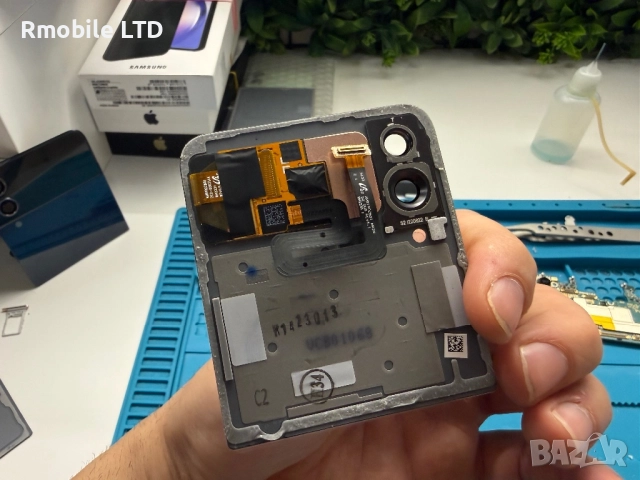 LCD Външен дисплей за Samsung Z Flip 4 , снимка 2 - Резервни части за телефони - 52869495