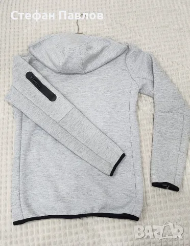 Суитчър с качулка Nike Tech Fleece, снимка 3 - Детски анцузи и суичери - 47938146