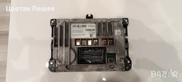 Jeep Grand Cherokee WK2 оригинална мултимедия, снимка 3 - Части - 52064951