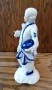 Красива двойка порцеланови фигурки в бяло и кобалтово синьо със златисти акценти., снимка 3