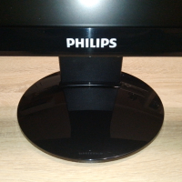 LED Монитор Philips 19", снимка 3 - Монитори - 45012161