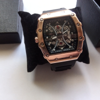 Луксозен мъжки часовник , снимка 1 - Луксозни - 44985800