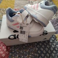 маратонки adidas, снимка 1 - Детски маратонки - 45622443