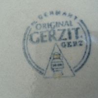 № 7472 стара порцеланова халба GERZIT  - с метален капак  - релефни орнаменти  - печат / маркировка , снимка 6 - Други ценни предмети - 45157835