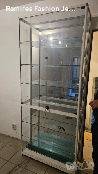 Витрина и етажерки/стелаж стъклени., снимка 1