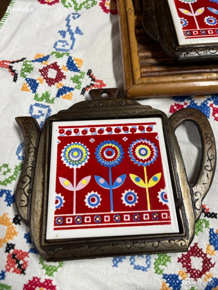 Комплект  ръчно резбовани дървени прибори за сервиране на салата, състоящи се от голяма лъжица и вил, снимка 1