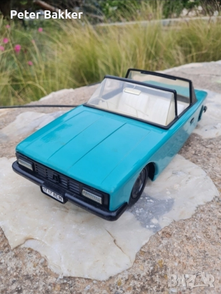 Руски кабриолет спортен автомобил в кутия, снимка 1