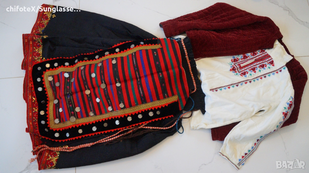 Автентична народна носия украсена с монети преди Осовобождението и до 1913г, снимка 1