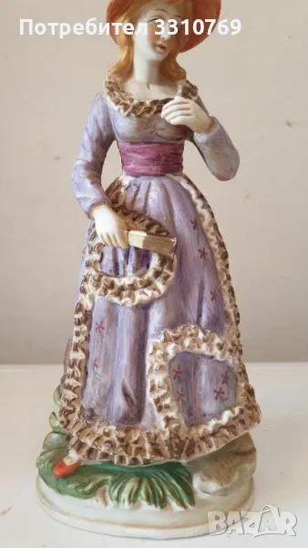 Красива порцеланова статуетка на дама. , снимка 1