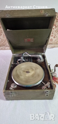 Антикварен грамофон с манивела 
