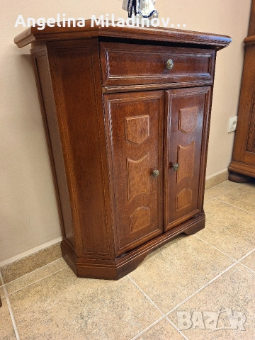 Винтидж скрин, шкаф орех , снимка 4 - Шкафове - 53774354