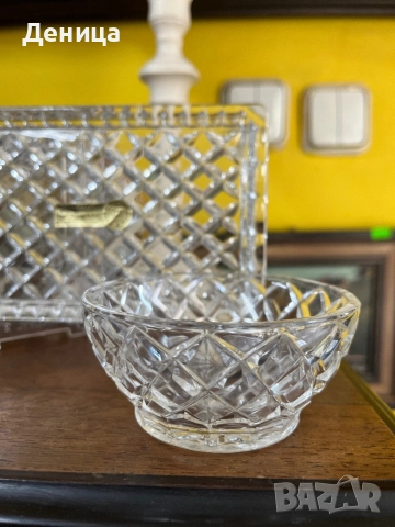 Бохемски  кристален сервиз .  Включва кана за сметана/ мляко, захарница и поднос. Отличителен диаман, снимка 5 - Други - 52655735