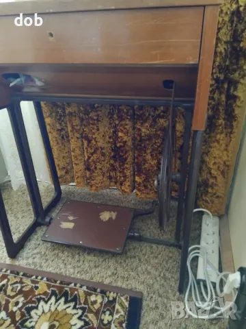 Стара Шевна Машина NAUMANN, снимка 4 - Шевни машини - 49872591