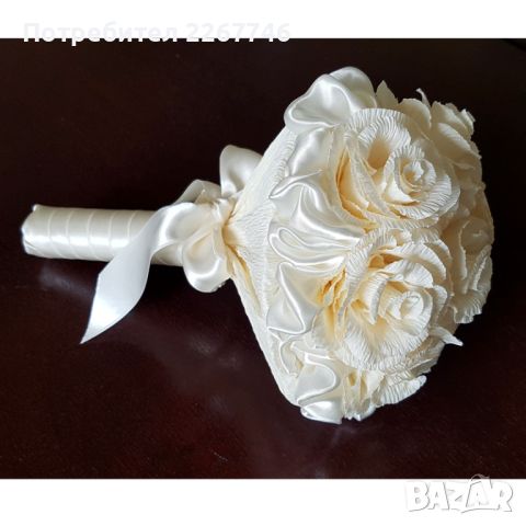 Булчински / сватбен букет с рози от креп хартия, снимка 1 - Сватбени аксесоари - 46433320