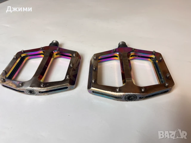 Педали NS Bikes Radiance капсуловани метални със сменяеми пинове