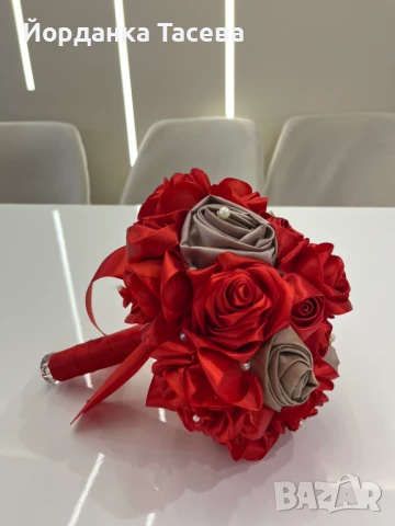 Уникални букети от сатенени рози за вашия специален повод , снимка 15 - Други - 50980991