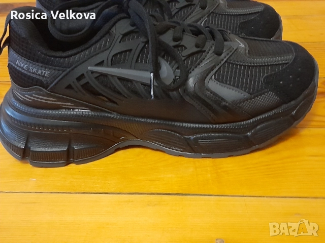 Маратонки NIKE 