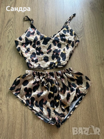 Сет къси панталонки и топ, снимка 2 - Комплекти - 54251217