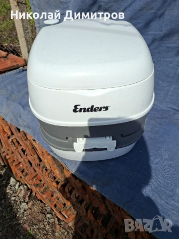 химическа тоалетна почти неизползвана.