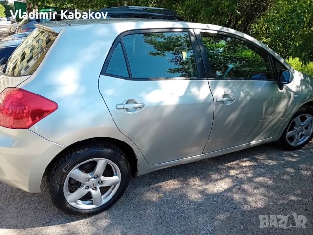 Продавам Toyota Auris, снимка 9 - Автомобили и джипове - 46115645