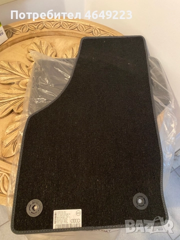 оригинални чисто нови велурени стелки за audi a5 и Q3 , снимка 4 - Аксесоари и консумативи - 52391236