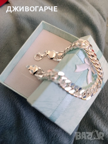 Нова,масивна, сребърна гривна. Поставена в кутия лукс