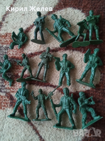 Войници пластмасови 12 броя 25246, снимка 8 - Колекции - 52107017
