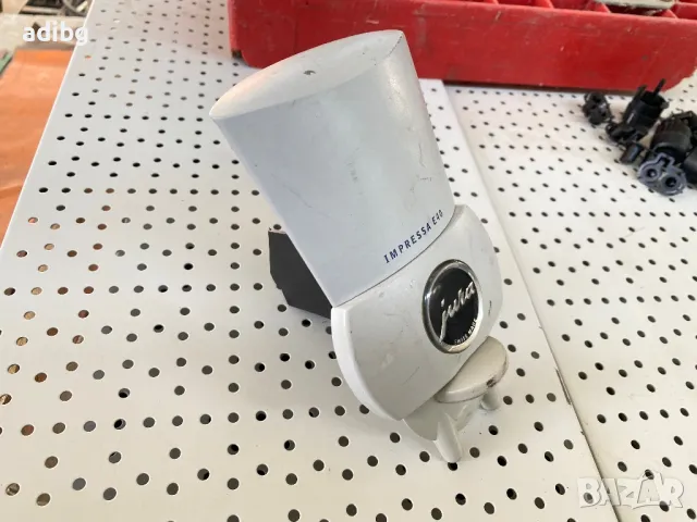 Jura E40 - Чучур кафе Дистрибутор за Кафе, снимка 1