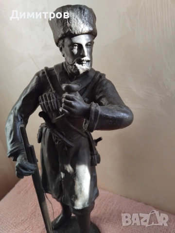 Старинна авторска  метална склуптора на казак 