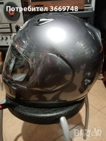 Продава се запазена модуларна мото каска ARAI