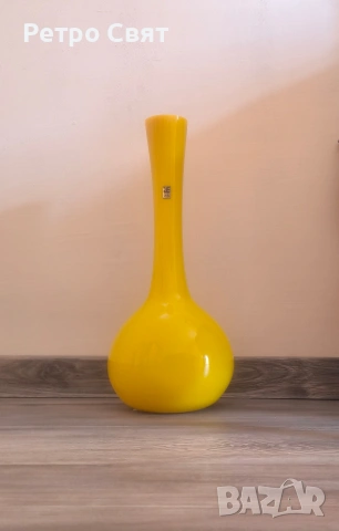 Стъклена ваза