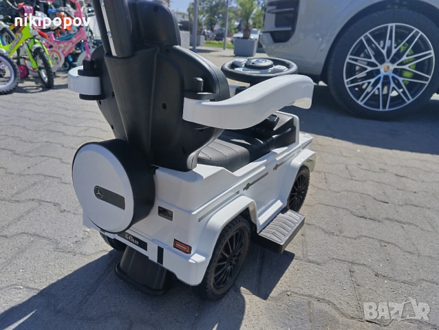MERCEDES Кола за яздене с дръжка Mercedes-benz G350d бял, снимка 8 - Детски велосипеди, триколки и коли - 53849664