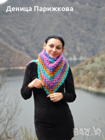 Ръчно плетен триъгълен шал модел „Белисимо“, снимка 14 - Шалове - 52749580