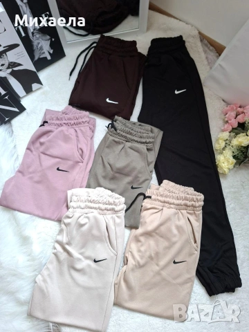 Дамски долнища Nike - различни цветове - 19€ 