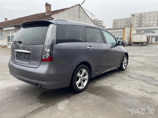Мицубиши Грандис 2.4 Бензин, снимка 4 - Автомобили и джипове - 52532497