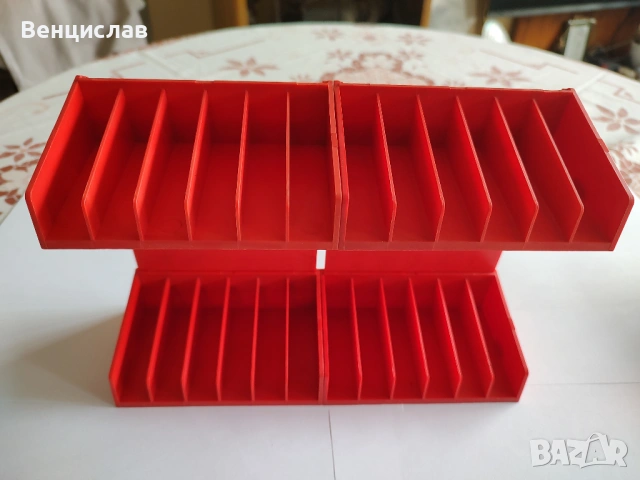 Продавам стойка/рафт за аудио касети, снимка 2 - Други - 53943557