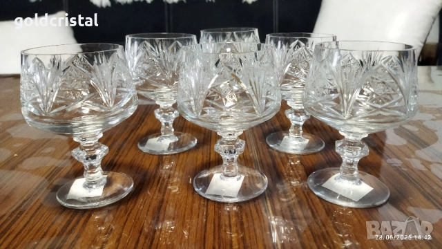 кристални чаши нови в кутия