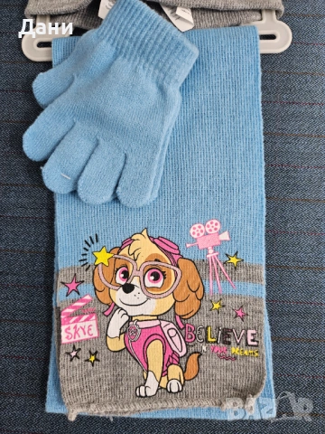 Продавам чисто НОВ комплект (шапка, шал, ръкавици) Paw Patrol - Skye, снимка 5 - Шапки, шалове и ръкавици - 53892873
